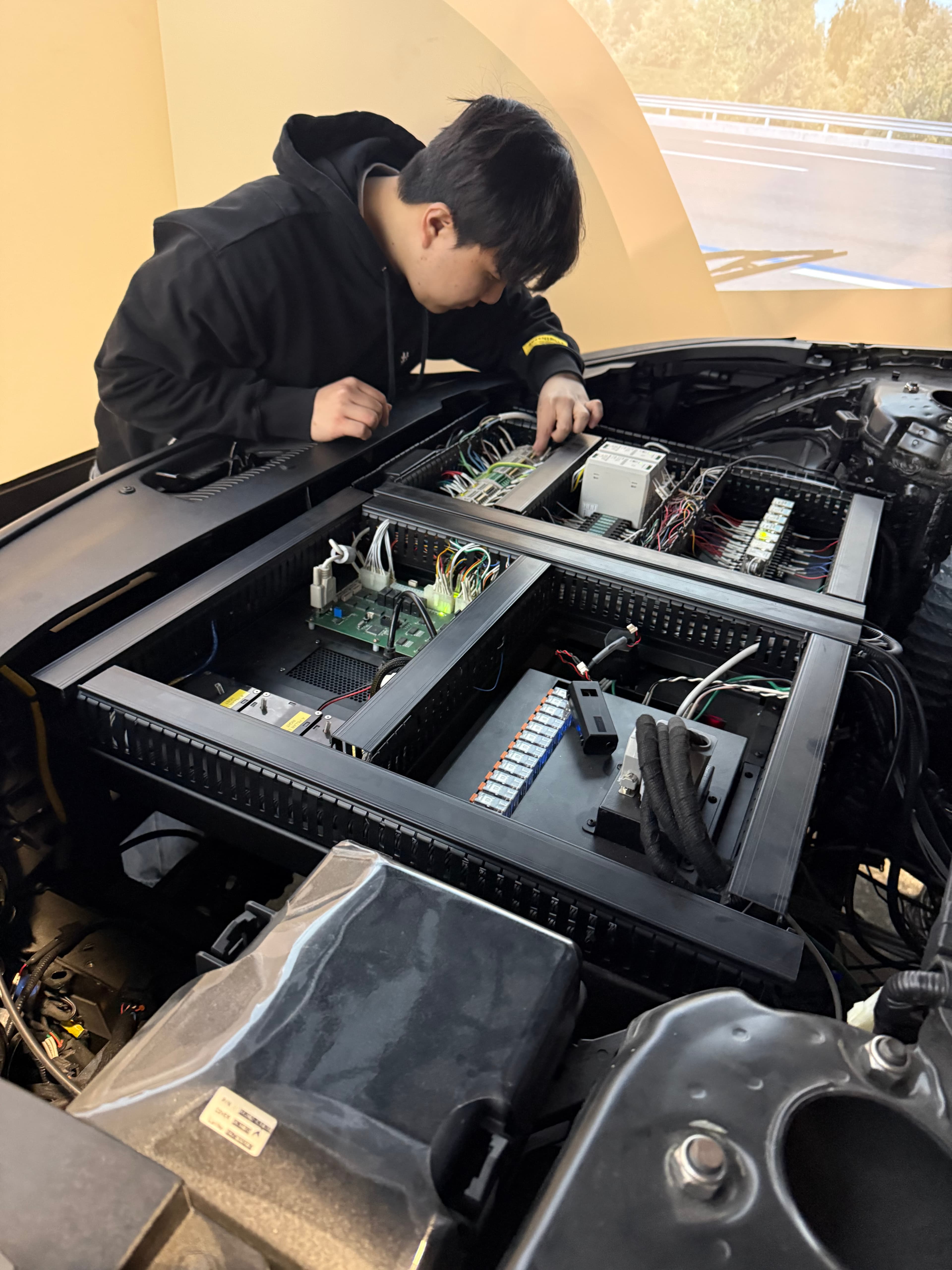 Cabin chassis open for fault diagnosis