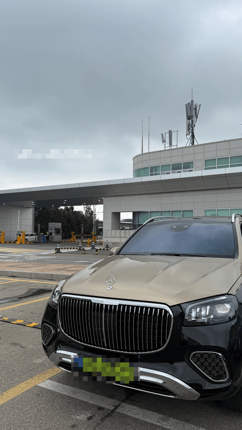 Competitor luxury sedan benchmarking